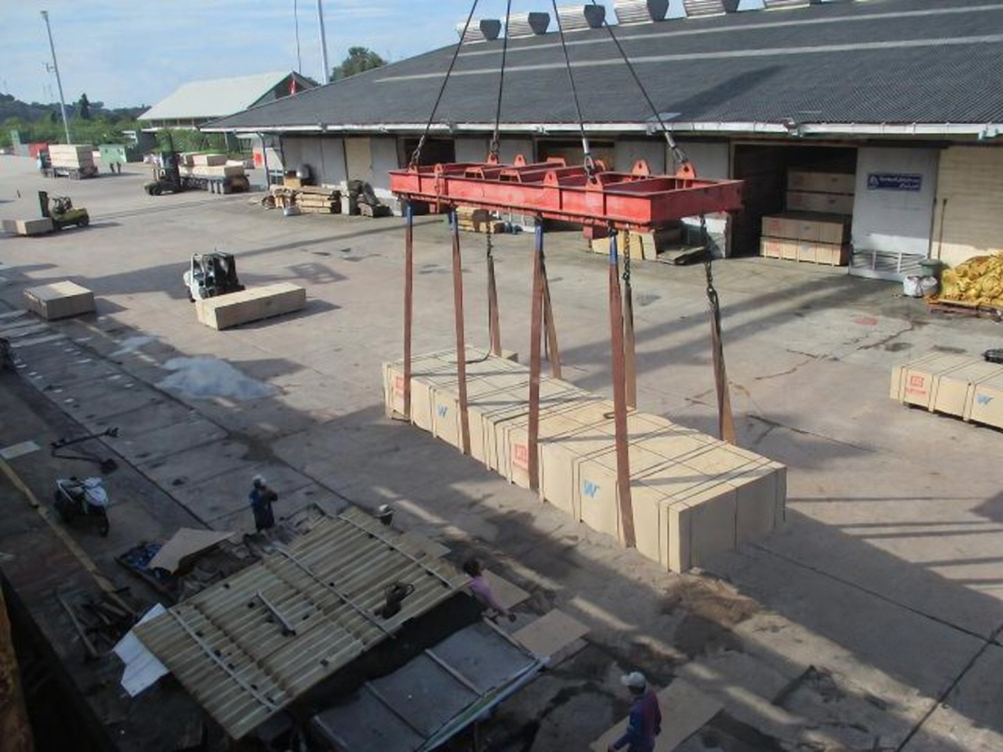 Як упаковка breakbulk-вантажу впливає на вибір судна та ставку фрахту